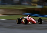 开云体育APP下载-赛道与绿茵的交响，当F1引擎轰鸣遇见梅西的致命一击