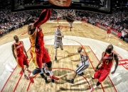 开云体育入口-双线传奇，库里奥运接管与活塞式一波流的胜利哲学