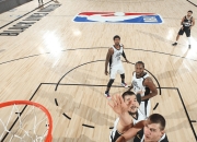 开云体育下载-包含加拿大男篮力克凯尔特人，乔治·希尔送出助攻的词条