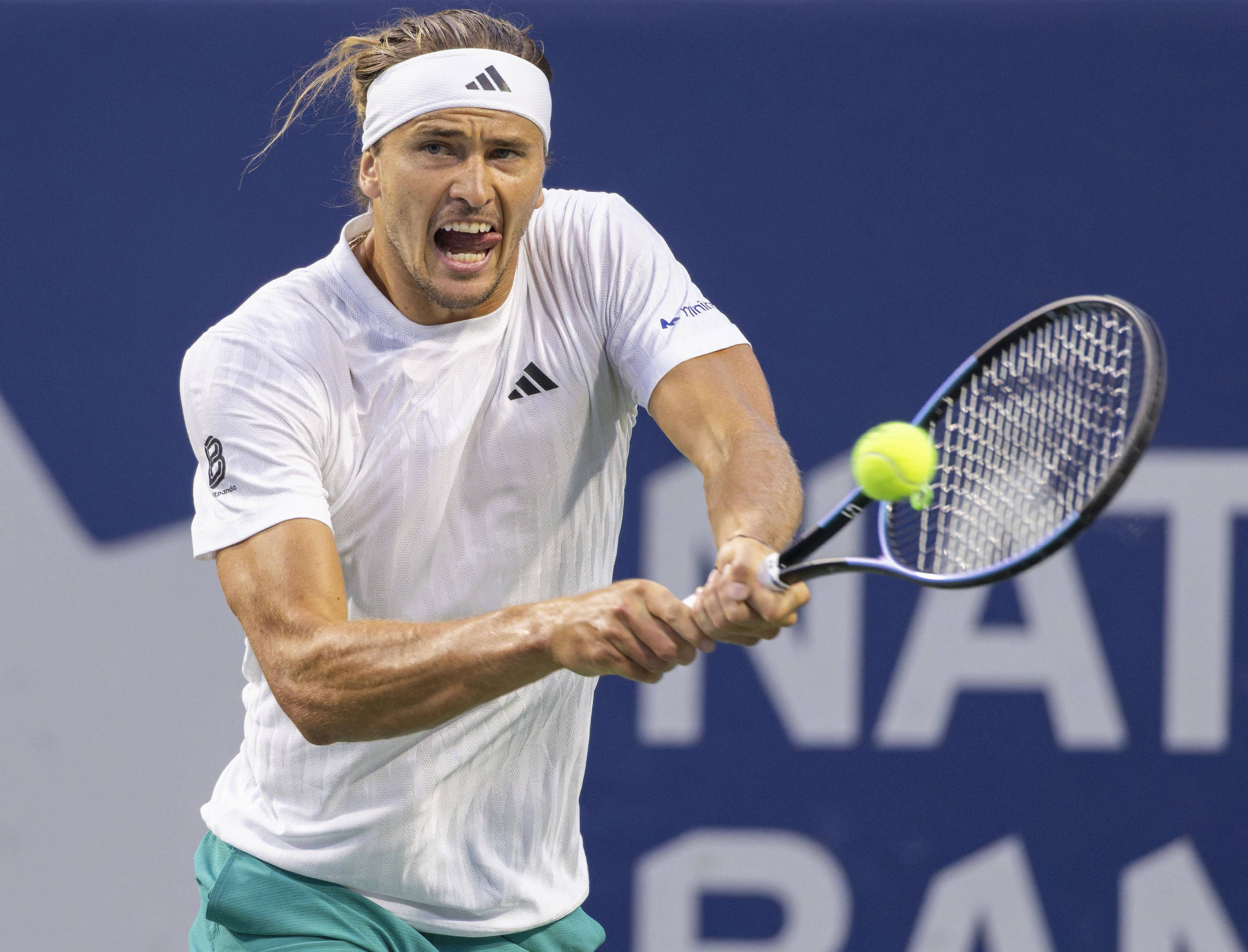 包含意大利网球队力克英国网球队，兹维列夫制霸全场的词条