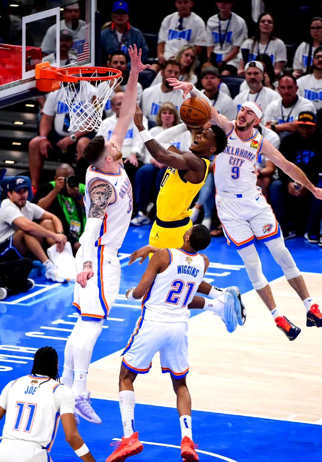 包含立陶宛男篮翻盘篮网B队，布克关键制胜的词条