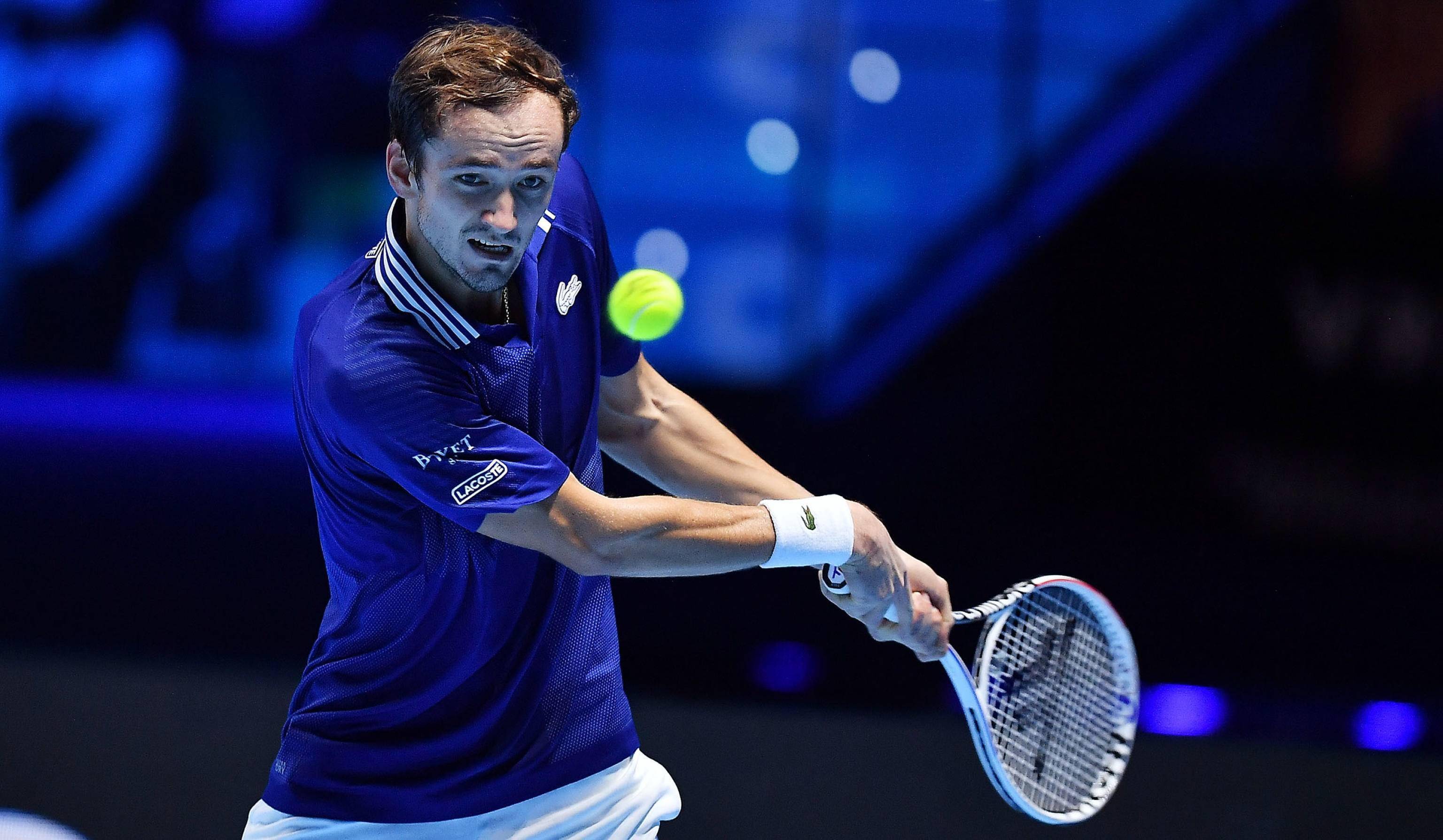 包含西班牙网球队轻取世界网球队，梅德韦杰夫惊艳世界的词条