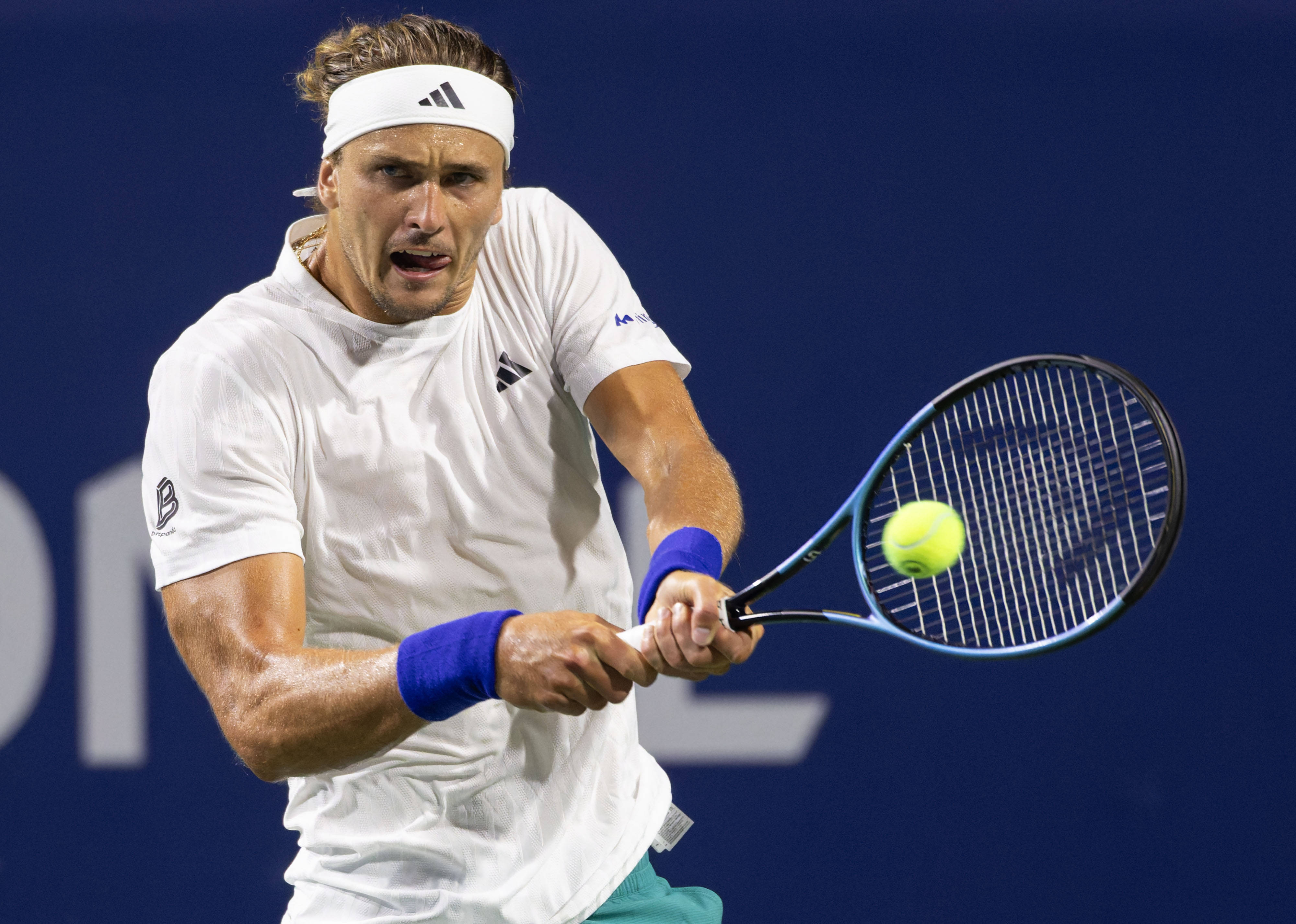 关于西班牙网球队碾压美国网球队，兹维列夫统治全场的信息