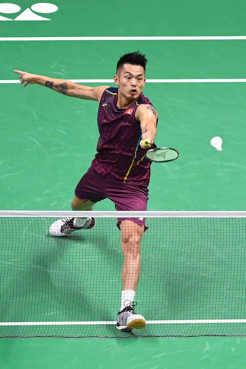 英格兰羽毛球队强势韩国羽毛球队，林丹三分雨点燃全场