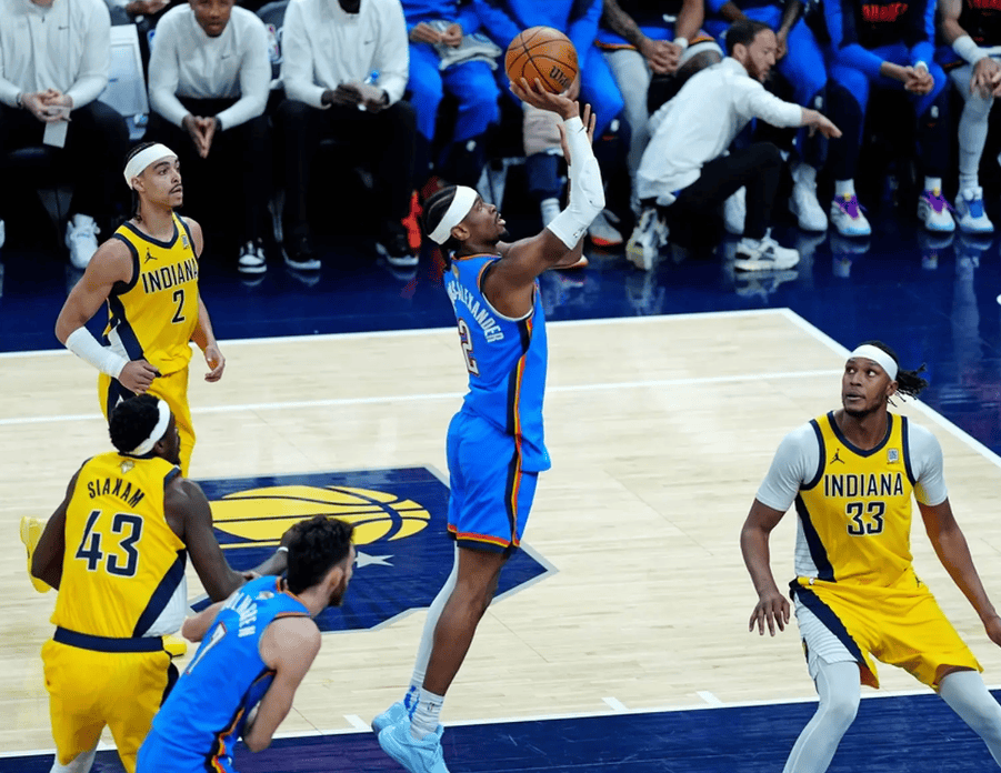 关于步行者横扫雷霆，波尔津吉斯完成帽子戏法的信息