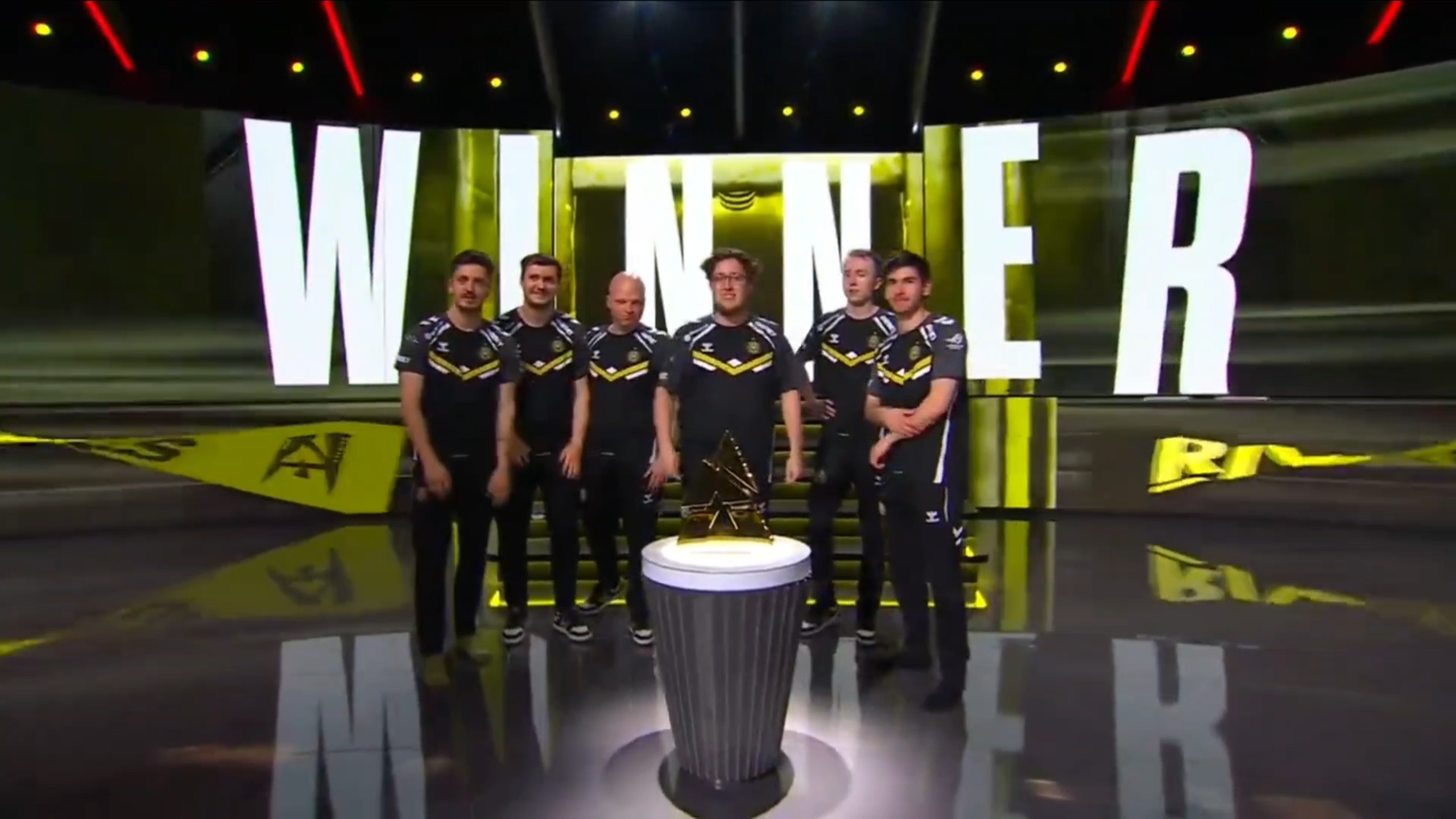 包含Vitality碾压DK，369统治全场的词条