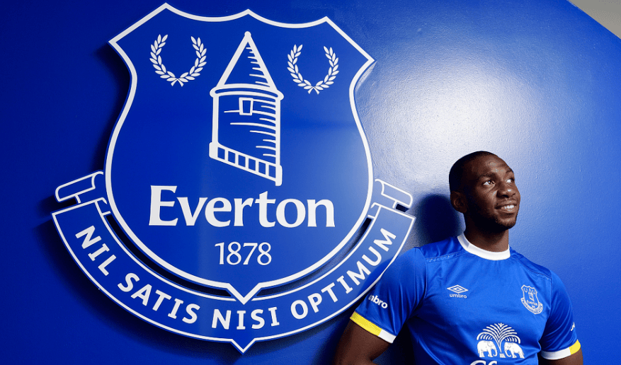 包含狼队客场不敌埃弗顿，遭遇两连败的词条