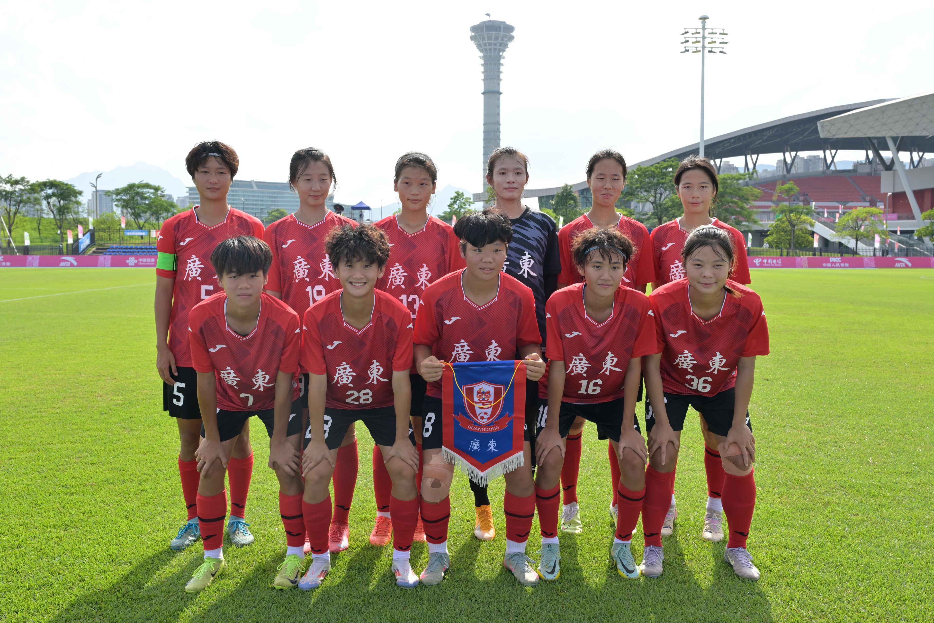 柏林女足奋力拼抢，迎接新的挑战的简单介绍