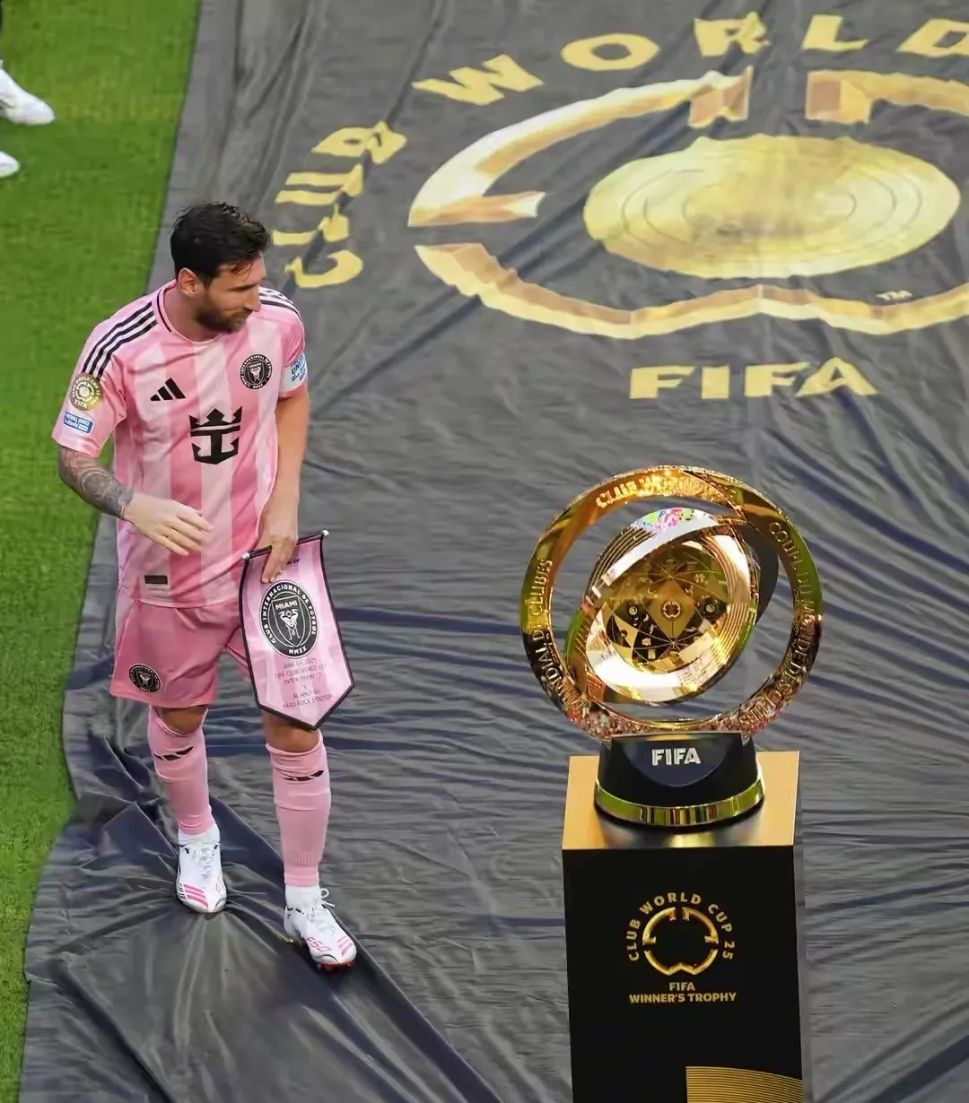 包含阿尔梅里亚客场获胜,展现实力的词条 包含阿尔梅里亚客场获胜,展现实力的词条