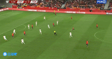 关于那不勒斯鏖战乌拉圭，奥亚尔萨瓦尔刷新纪录的信息